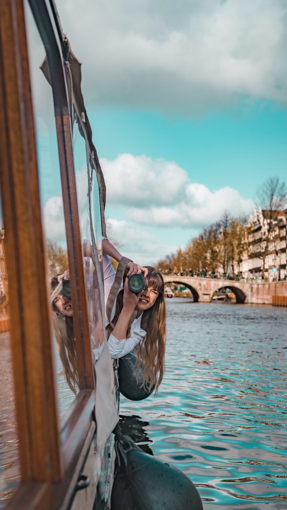 solo travel to amsterdam canal cruise tour